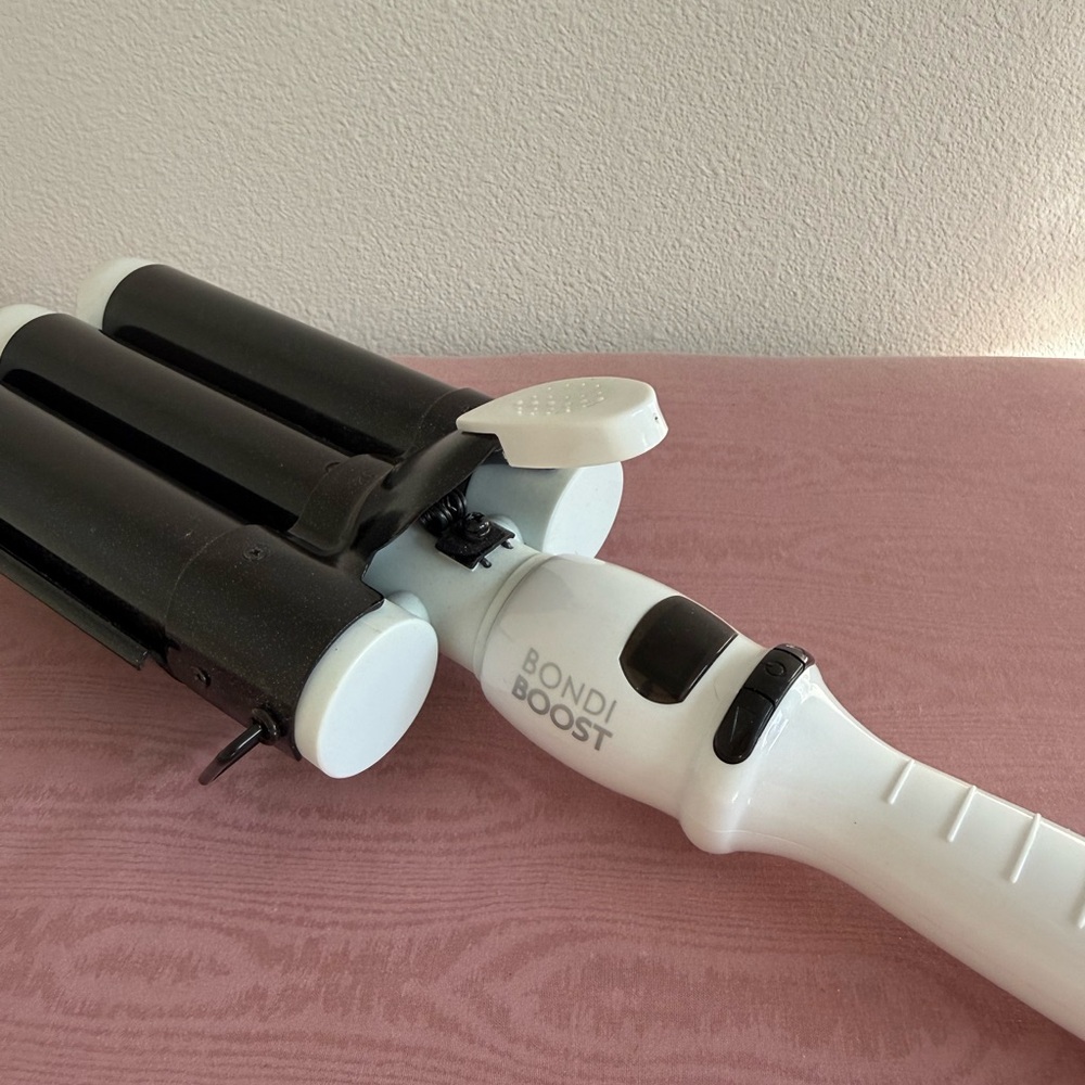 Bondi Boost Black and White Hair Waver